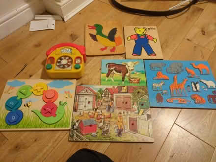 Photo of free 5 vintage jigsaws 1 newish jigsaw and one vintage toy (Colinton EH13) #1