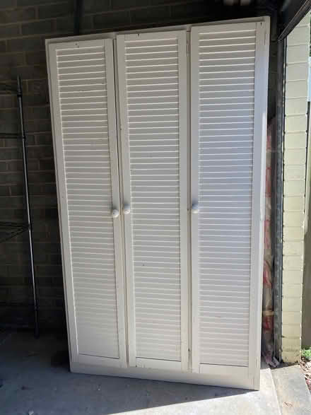 Photo of free Tall cupboard with shelves (Byron bay) #1