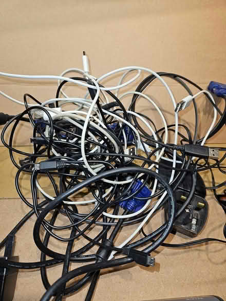 Photo of free Router, switch, usb cables (SM5 1RZ) #3