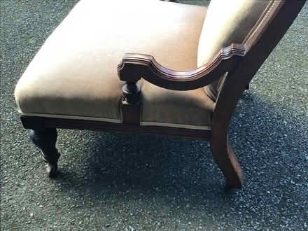 Photo of free Antique hall chair (Presteigne LD8) #3
