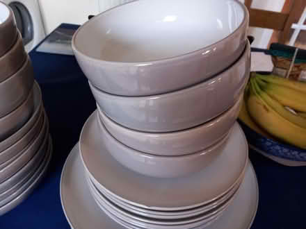 Photo of free Dinner Set (EN7 Cheshunt) #2
