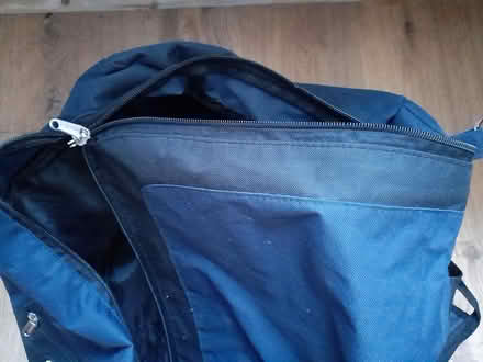 Photo of free Holdall on wheels, broken zip (Colwick NG4) #3