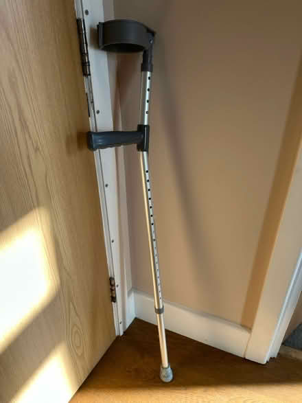 Photo of free Single crutch (Tanner St, SE1) #1