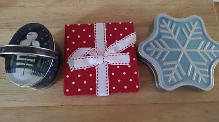 Photo of free 2 gift card holders & 1 mini tin (Mount Prospect) #1