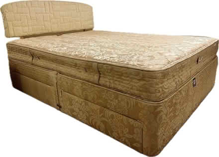 Photo of free King size divan bed with headboard (Wheatley, Oxfordshire OX33) #1