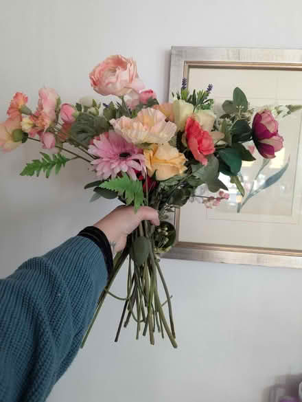 Photo of free Artificial flowers (various) (CM12) #2