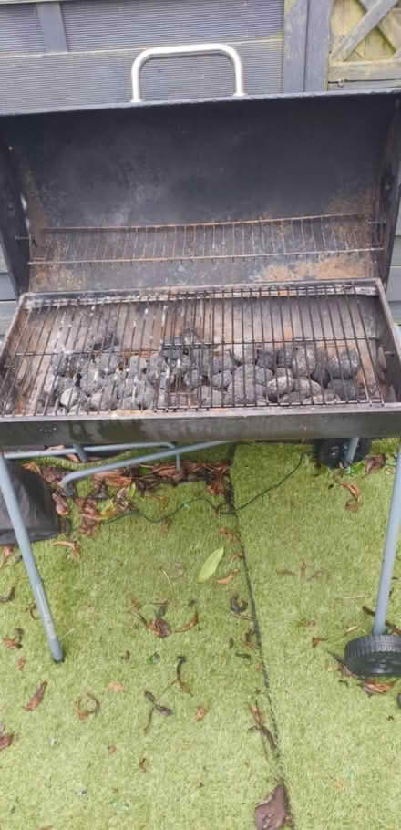 Photo of free Charcoal bbq (S8 Woodseats) #2