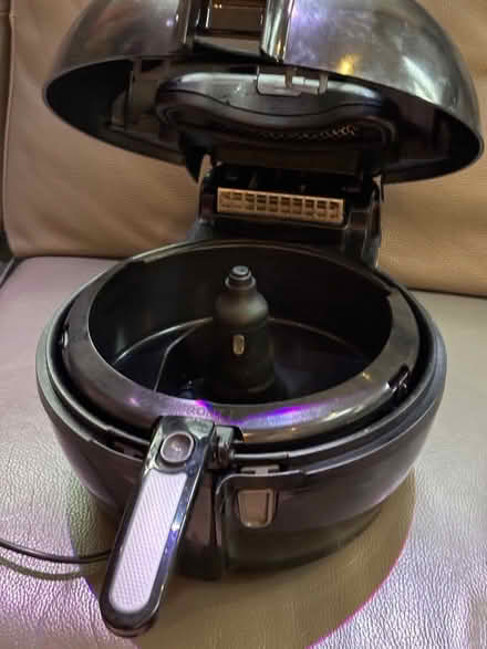 Photo of free Tefal Actifry Genius + (Whitton TW2) #3