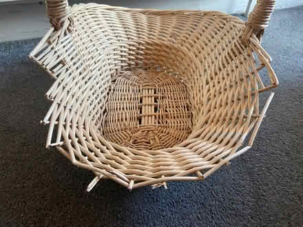 Photo of free Rattan basket (damaged) (Twickenham TW2) #2