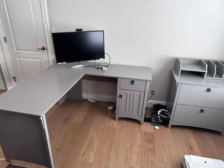 Photo of free Home Office Furniture Desk (Orinda) #2