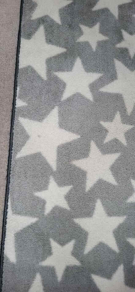 Photo of free Star rug (Fairfield Park SG5) #2