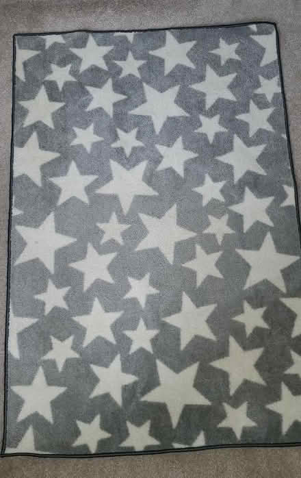 Photo of free Star rug (Fairfield Park SG5) #1