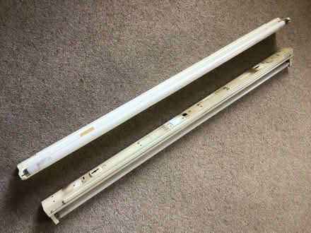 Photo of free Fluorescent lights (Sedbergh LA10) #2