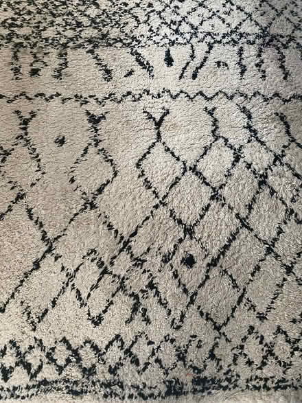 Photo of free Large rug (Penge BR3) #3