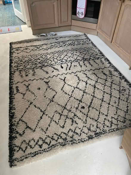 Photo of free Large rug (Penge BR3) #2