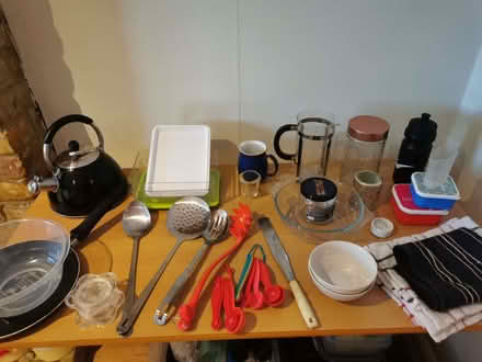 Photo of free Kitchen bits and bobs including gas kettle. (Leighton Buzzard LU7) #1