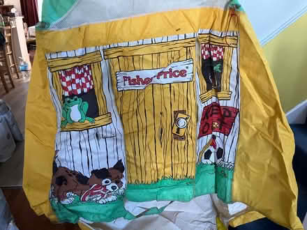 Photo of free tent/wendy house (Ealing, London W5) #2