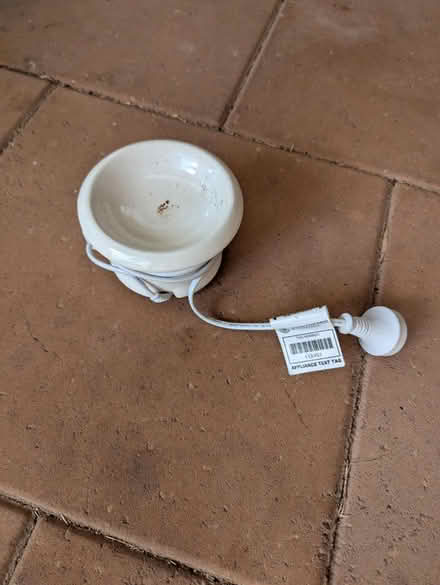 Photo of free Wax melt burner (Morphett Vale) #1