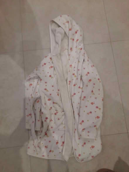 Photo of free Towelling robe for 5 year old girl (Fulham Palace Rd W6) #1