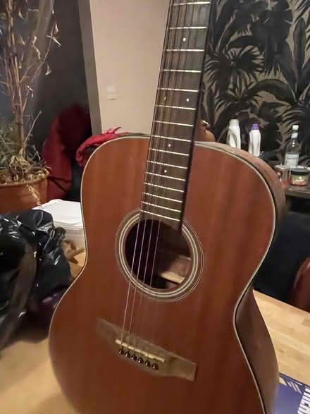 Photo of free Guitars (N70HT) #3