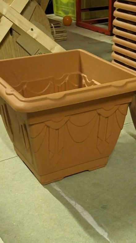 Photo of free Large square outdoor flower pots (South croydon) #2