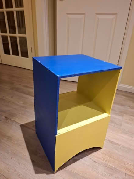 Photo of free Bedside table- yellow and blue (Stonehouse GL10) #2