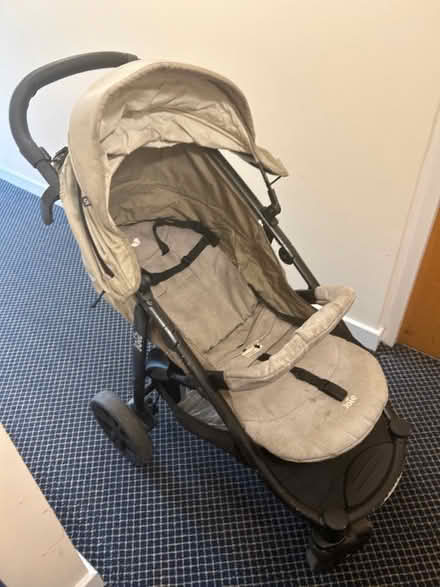Photo of free I'm donating this baby stroller (Flat 2 , 06 observatory mews) #4