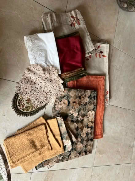 Photo of free Placemats and cloth napkins (Saratoga) #1