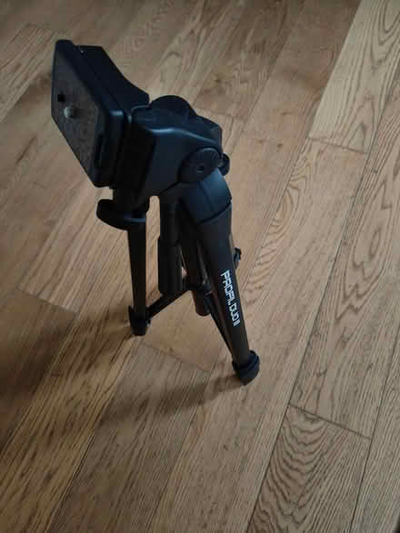 Photo of free Hama Profil Duo iii Tripod (White City, W12) #1
