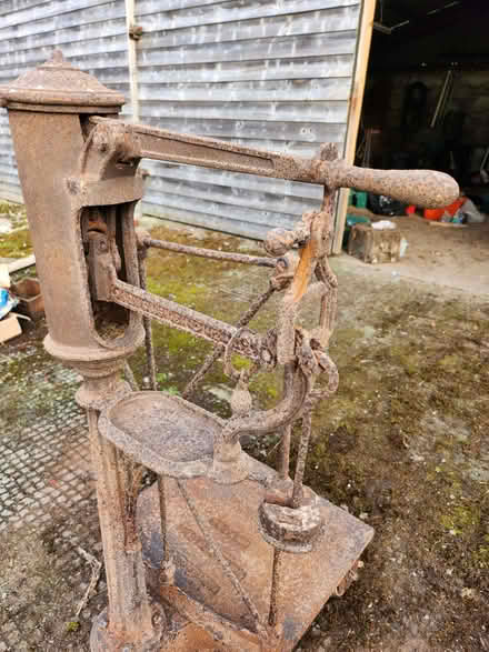 Photo of free Old Avery Scales (Owlbury SY15) #1