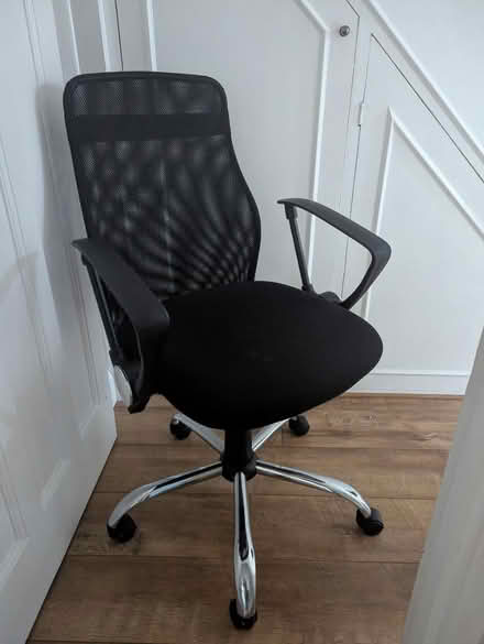 Photo of free Black office chair (SM4, lower Morden) #2