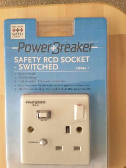 Photo of free RCD socket (Liberton EH16) #1