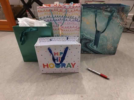 Photo of free 4 gift bags (Marshalswick AL4) #1