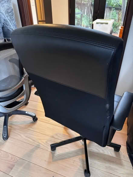 Photo of free Desk/Gaming Chair (Orinda) #2
