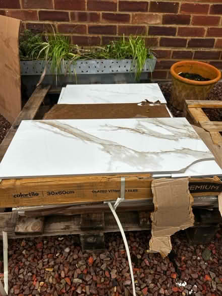 Photo of free 20 tiles. Some chipped / cracked (RG10 - near Twyford rail) #1