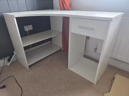 Photo of free Meduim computer desk (SN25 Blunsdon) #1