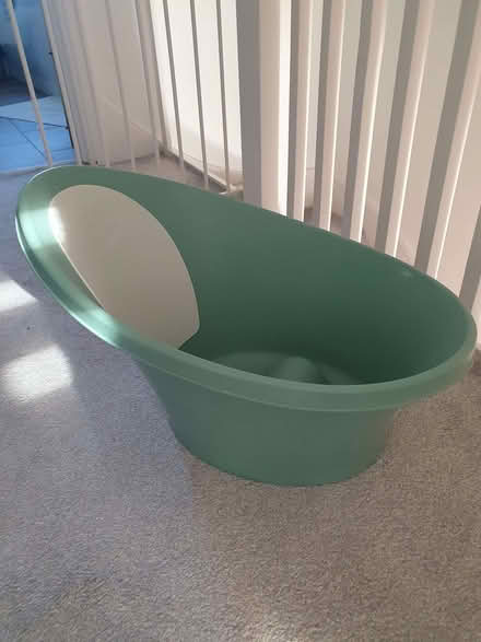 Photo of free Shnuggle Newborn Baby Bath (Waddon CR0) #1