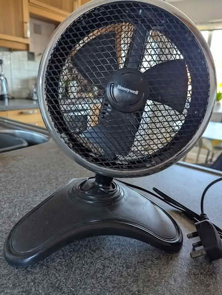 Photo of free Honeywell fan (Guarlford WR14) #1