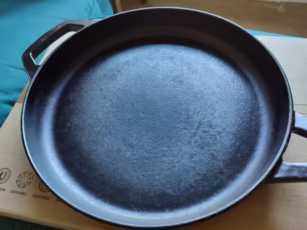 Photo of free ProCook Cast Iron Frying Pan (Berkhamsted HP4) #2