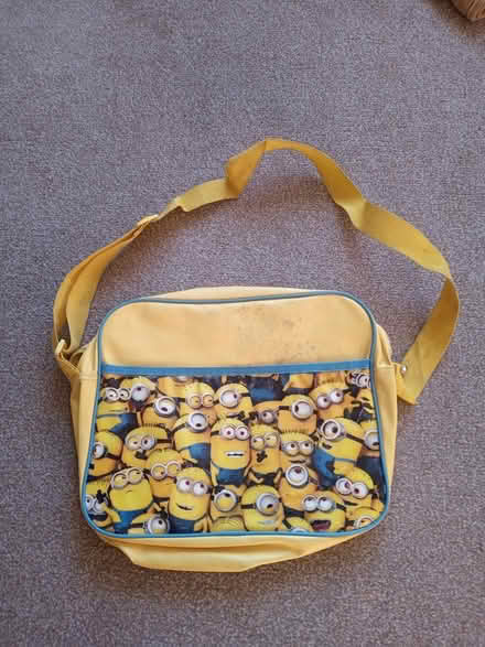 Photo of free Minions shoulder bag (SS0 Westcliff) #1
