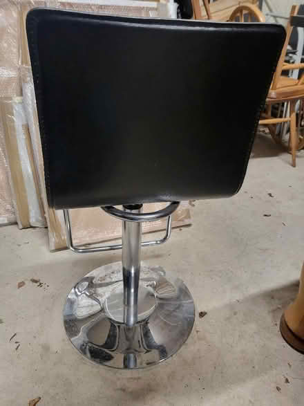 Photo of free Adjustable height swivel bar chair (Middlestown WF4) #2