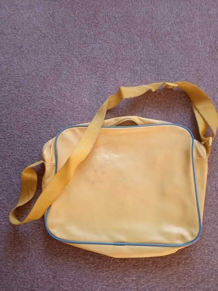 Photo of free Minions shoulder bag (SS0 Westcliff) #2