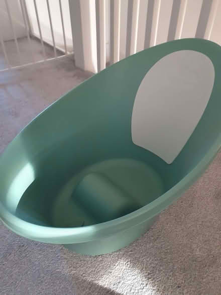 Photo of free Shnuggle Newborn Baby Bath (Waddon CR0) #3