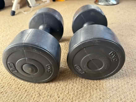 Photo of free Hand weights: 2 x 5kg (Stroud Green N4) #2