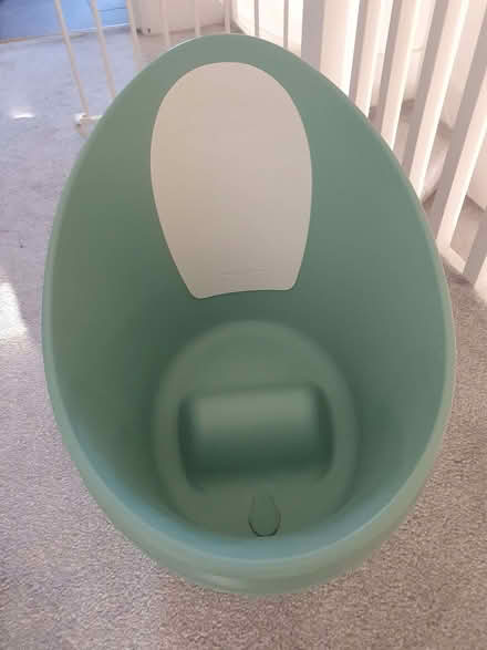 Photo of free Shnuggle Newborn Baby Bath (Waddon CR0) #2