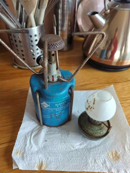 Photo of free Gas cooker and oil lamp (Craiglockhart EH14) #1