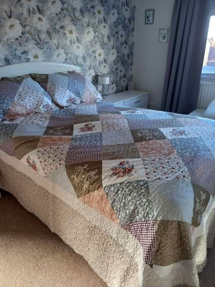 Photo of free Patterned Quilted Bedcover (CT6) #2