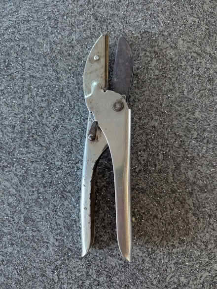 Photo of free Rolcut secateurs (Guarlford WR14) #2