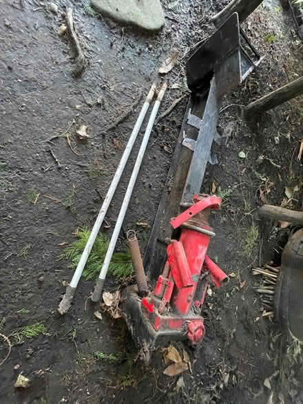 Photo of free Hand operated hydraulic wood splitter (Horsell GU21) #1
