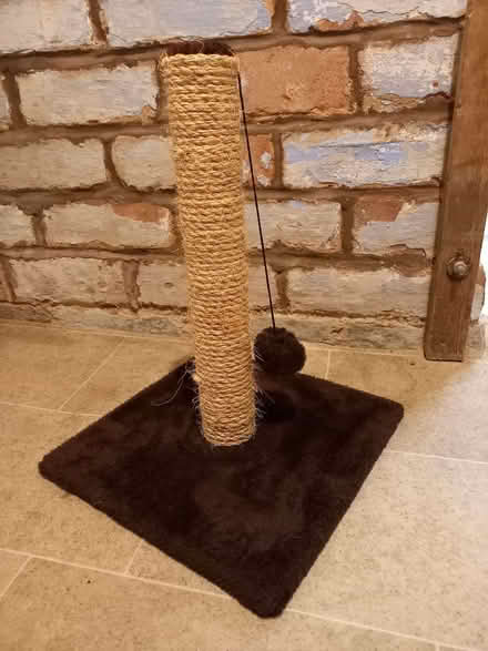 Photo of free Cat scratching post (Heaton Moor SK4) #1